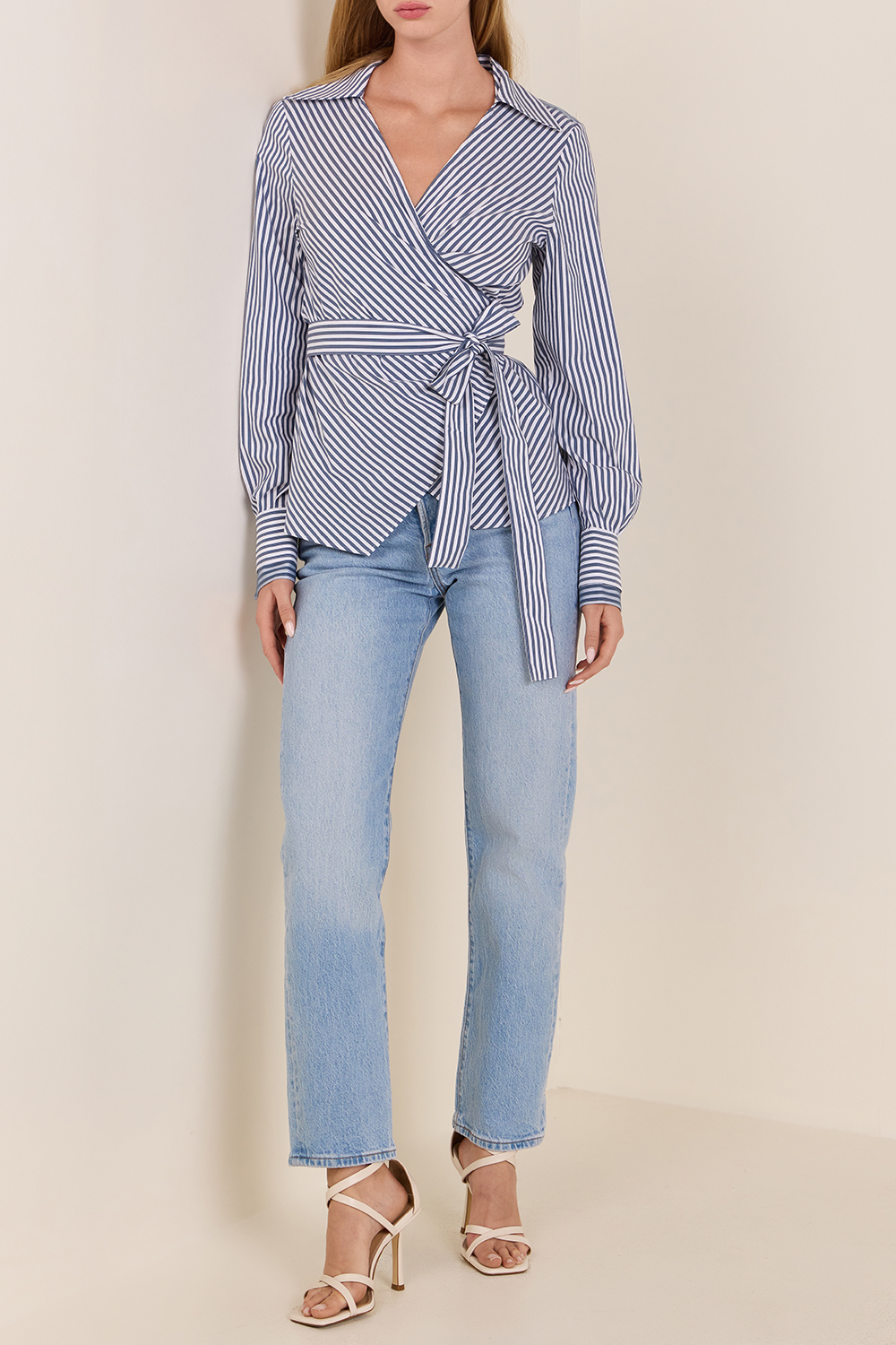 חולצת מעטפת